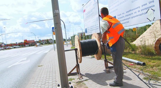 Robotnicy powinni zakończyć montowanie nowej sygnalizacji do 24 sierpnia. Będzie ona kosztowała 300 tysięcy złotych.