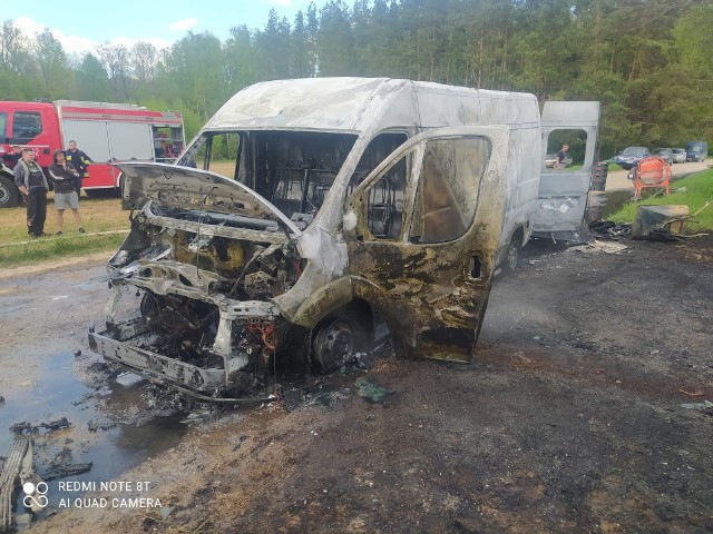Pożar samochodu prezesa OSP Chorody. Samochód spłonął doszczętnie