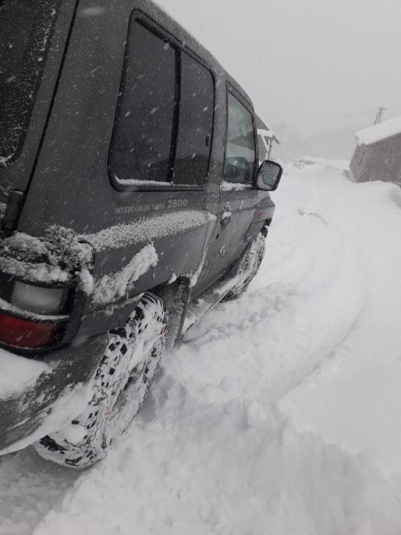 Zima na Sądecczyźnie. Mieszkańcy Kokuszki nie mogą doprosić się odśnieżenia gminnej drogi