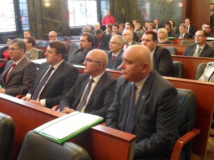 Andrzej Kotala (drugi z lewej), prezydent Chorzowa podczas...