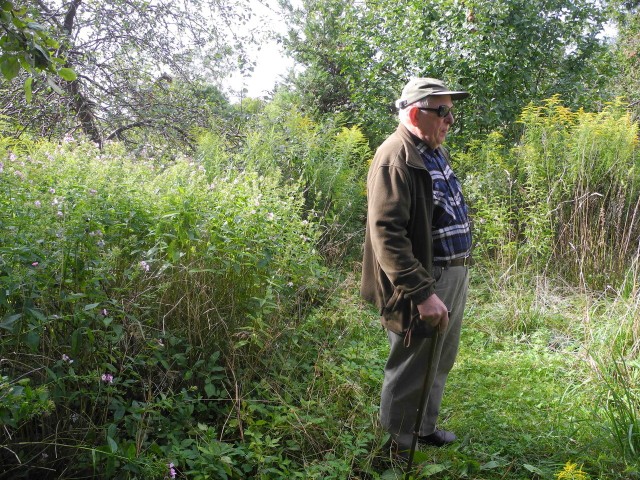 Henryk Grecki, dawny dyrektor Liceum Ogólnokształcącego w Bytowie sam przyznawał nauczycielom i pracownikom działki.