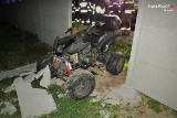 Wypadek w Parzymiechach. Kierowca quada uderzył w betonowe ogrodzenie. Niewykluczone, że był pijany