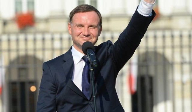 Andrzej Duda podpisał ustawę ws. rozszerzenia programu 500 plus. Od 1 lipca wypłaty także na pierwsze dziecko!