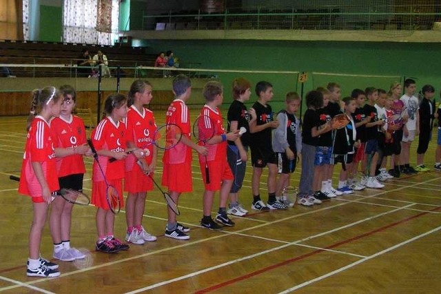 W turnieju badmintona w Rzeszowie udział wzięły dzieci z 9 podkarpackich klubów.