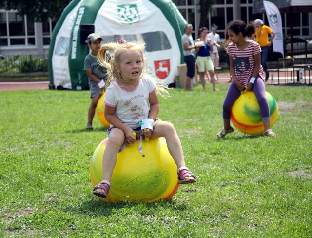 Na najmłodszych czekają fantastyczne zabawy na świeżym powietrzu, konkursy i zajęcia sportowe