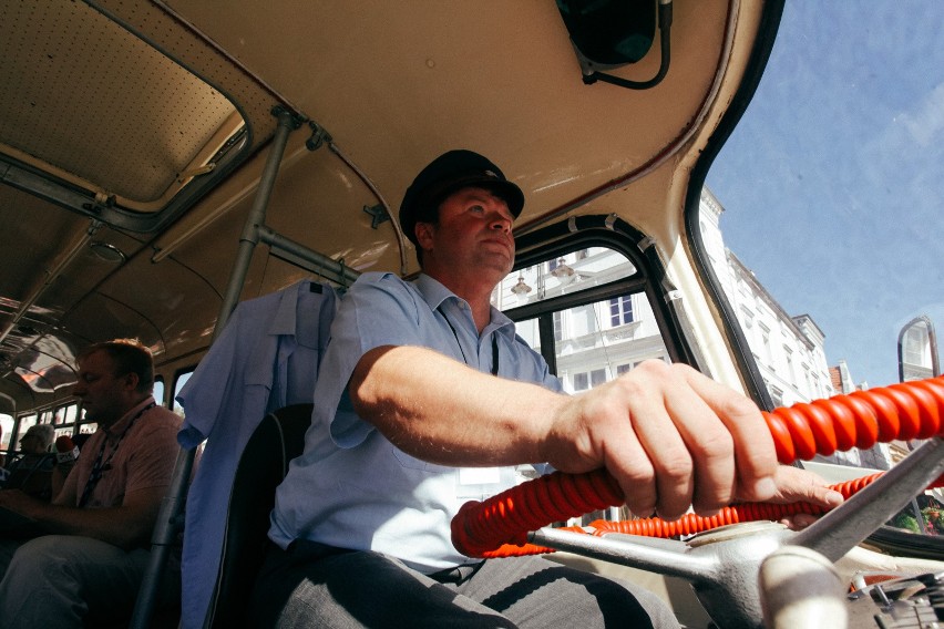 Ponownie możemy przejechać się zabytkowym autobusem i poczuć...