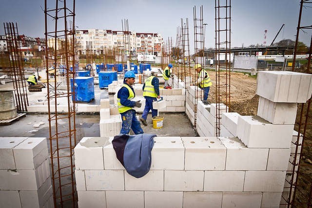 Budowa mieszkańMieszkania powstające w ramach programu Mieszkanie Plus będą stanowiły konkurencję dla innych mieszkań, choćby deweloperskich.