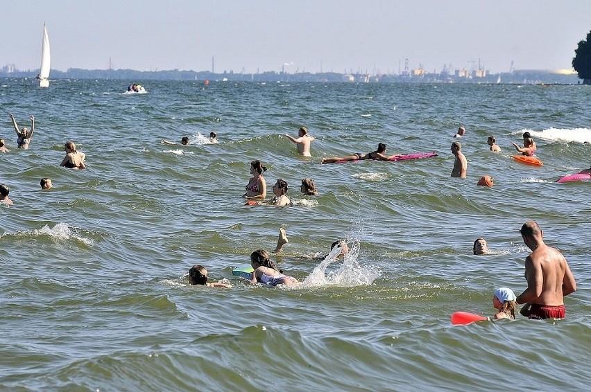 Tłumy na trójmiejskich plażach [ZDJĘCIA]