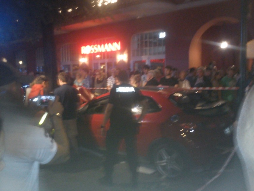 Samochód wjechał w ludzi na Monciaku. 22 osoby w szpitalu [ZDJĘCIA, WIDEO]