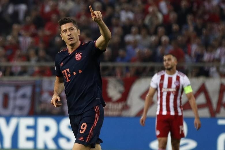 Robert Lewandowski gol na YouTube (WIDEO). Bayern Monachium - Eintracht Frankfurt 5:0. Bundesliga skrót 24-10-2020. Hat-trick Lewandowskiego