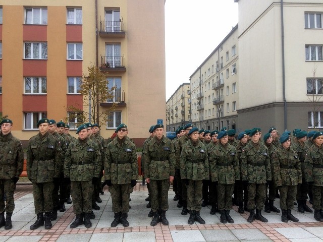 Kwiaty z okazji Święta Niepodległości złożono przy pomniku Orląt Lwowskich w Częstochowie