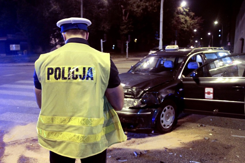 Wypadek na skrzyżowaniu Wólczańskiej i Radwańskiej