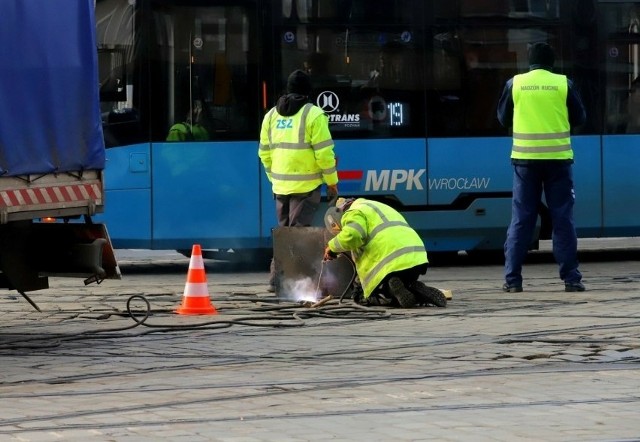 Spawanie torów na Pomorskiej. MPK Wprowadza objazdy