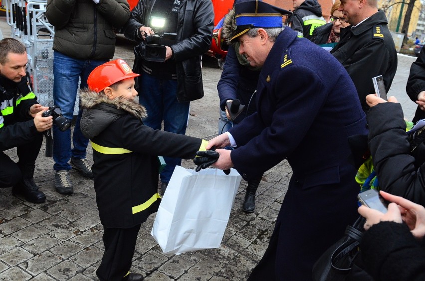 Pod koniec listopada 6-letni Oskar spełniał swoje marzenie,...