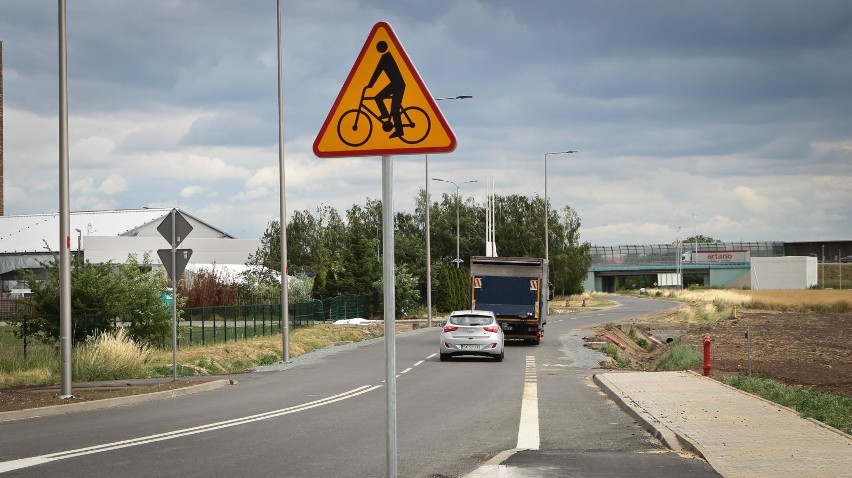 Nowa droga przy lotnisku gotowa. Zmniejszą się korki na rondzie Pileckiego