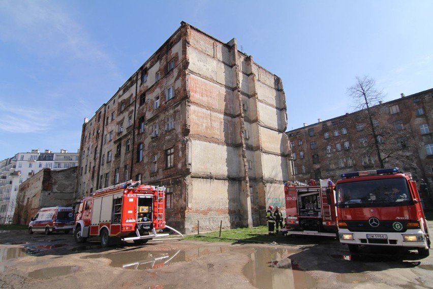 Pożar w kamienicy przy ul. Pułaskiego 75A we Wrocławiu, 2...