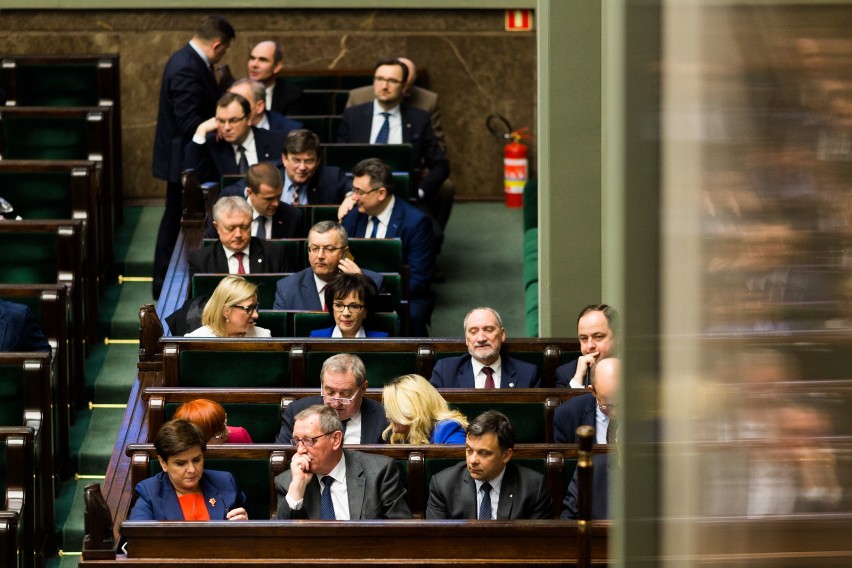 Sejm przyjął ustawę z zaostrzeniem kar za przestępstwa w...