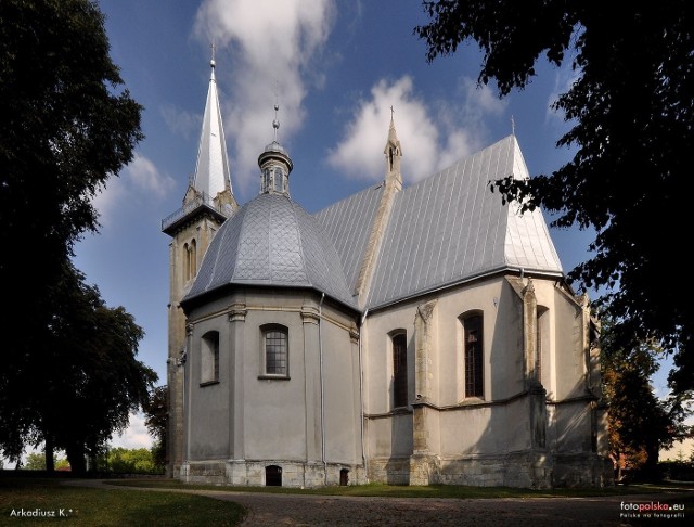 Kościół pod wezwaniem Świętej Trójcy w Działoszycach istnieje od 800 lat.