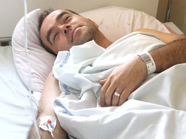 37-letni spadochroniarz dochodzi do siebie w kieleckim szpitalu. 