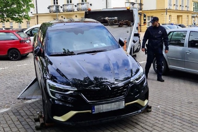 Wypożyczył auto w wypożyczalni w Warszawie, przejechał nim pół Polski i nie zamierzał oddać. "Przekonali" go do tego dopiero policjanci