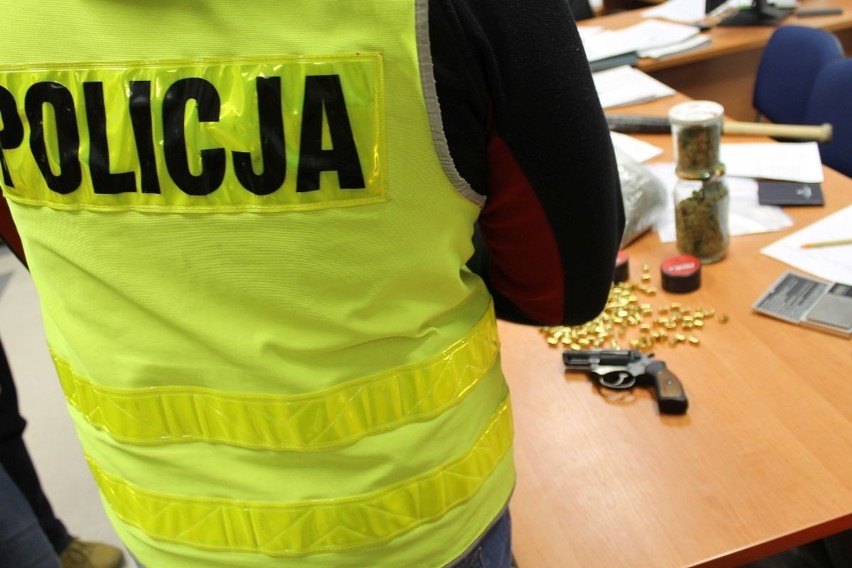 Policjanci z Międzyrzecza znaleźli u zatrzymanych narkotyki