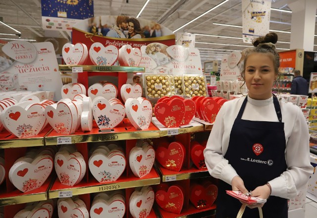 - Walentynki, to miłe święto, wiele osób je obchodzi - mówi Julia Rogala, spotkana w radomskim hipermarkecie E.Leclerc.