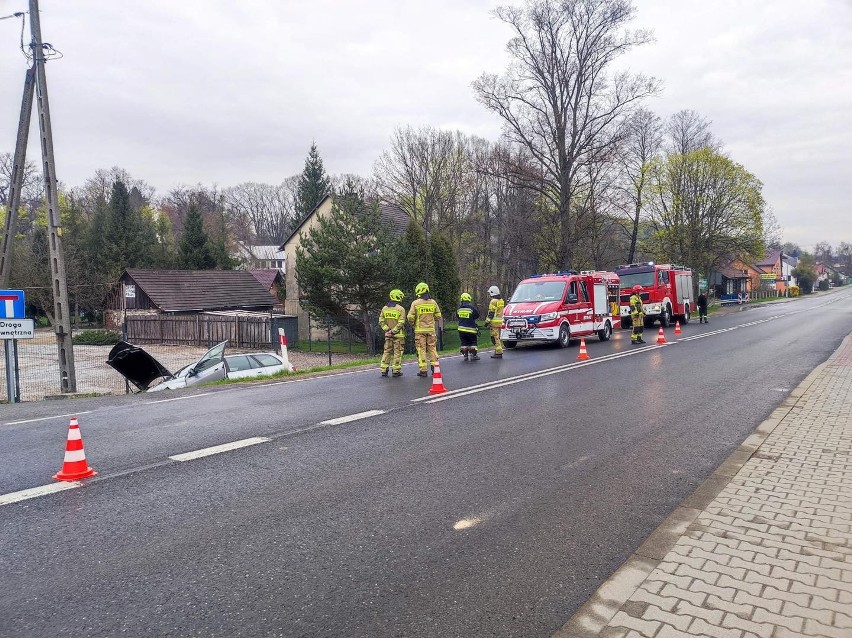 Wypadek w Krzeszowicach na drodze krajowej