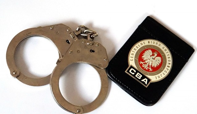 CBA zatrzymała w Jarosławiu pięciu Ukraińców i jednego Polaka podejrzanych o przemyt z Ukrainy do Polski ogromnych ilości bursztynu.