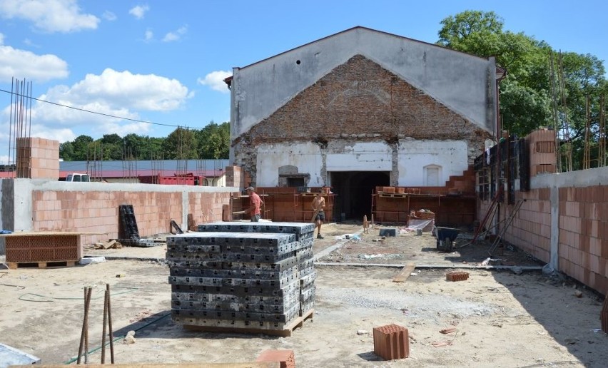 Trwa przebudowa jednego z budynków zespołu szkół rolniczych w Chrobrzu. Powstaną cztery nowe pracownie.