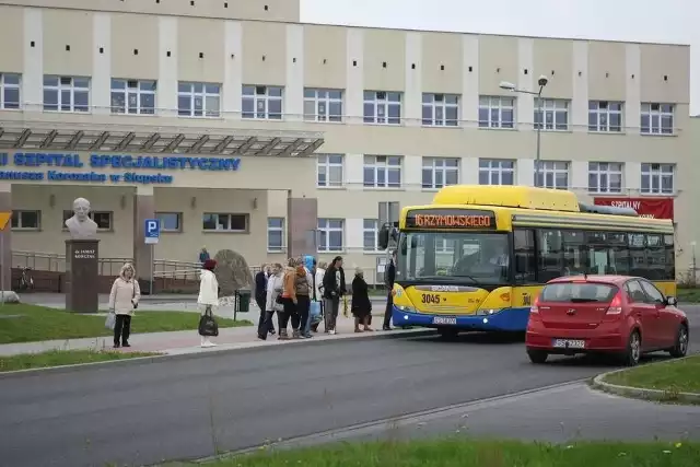 Pani Jadwiga przyszła do szpitala na zabieg kardiologiczny, po urazie nogi trafiła na ortopedię i tam przeszła operację.