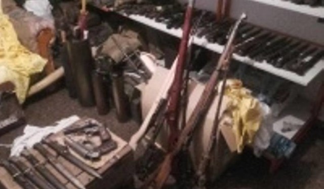 Podczas przeszukania domu znaleziono broń z czasów wojny