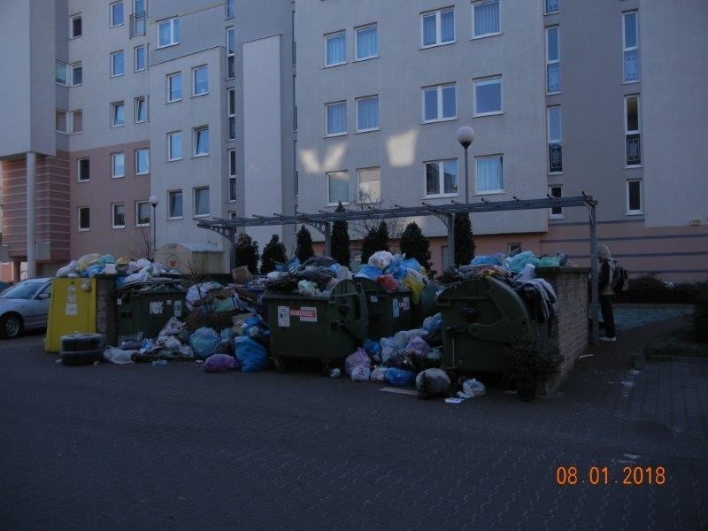 Góry śmieci na Piątkowie