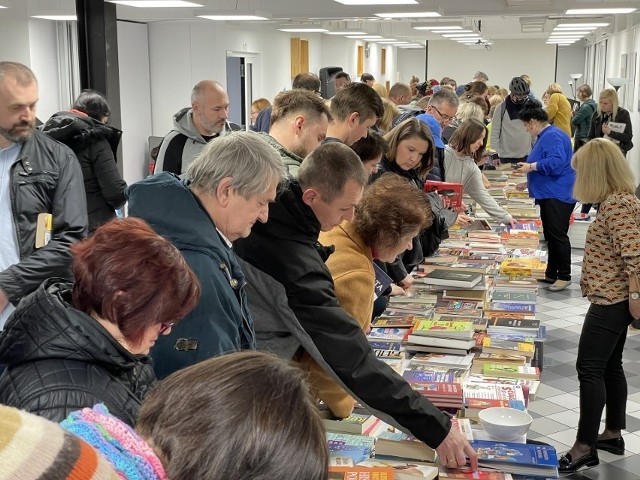 Wymiany książek - organizowane przez Bibliotekę Publiczną we współpracy z Urzędem Miasta - odbywają się w Niepołomicach od lat i cieszą się niesłabnącym zainteresowaniem mieszkańców