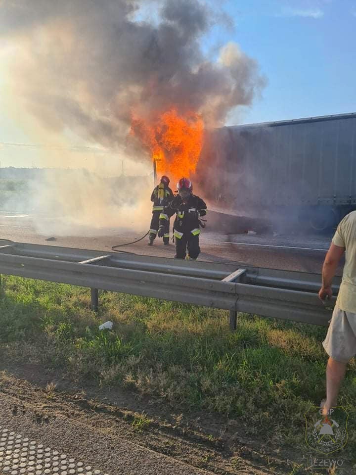 Pożar ciężarówki na trasie S8. Droga była zablokowana