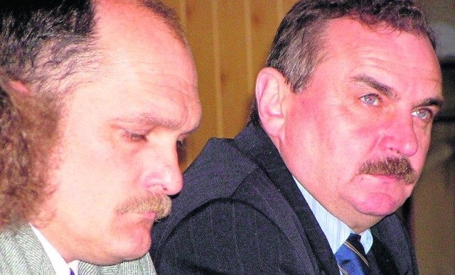 Burmistrz Michał Markiewicz (z prawej) rządzi w Skalbmierzu od ćwierć wieku, a teraz dostał nagrodę dla Człowieka Roku 2014.