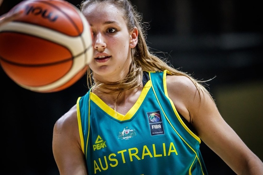 Australijka Alanna Smith jest piątą koszykarką, która...