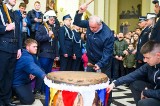 Wyjątkowa wielkanocna tradycja połączona z pięknym jubileuszem w Iwaniskach! Ryszard Bednarski uderzy w bęben już 50 rok z rzędu! 