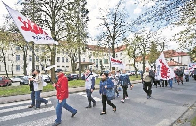 Sąd Rejonowy w Białogardzie, wydział karny, ukarał dyrektor tutejszego szpitala grzywną w wysokości 1000 zł za  zwolnienie z pracy związkowców