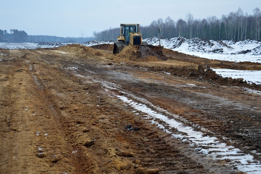 Olbrzymi plac budowy dróg na terenie Strategicznego Parku Inwestycyjnego w Stalowej Woli. Zobacz zdjęcia