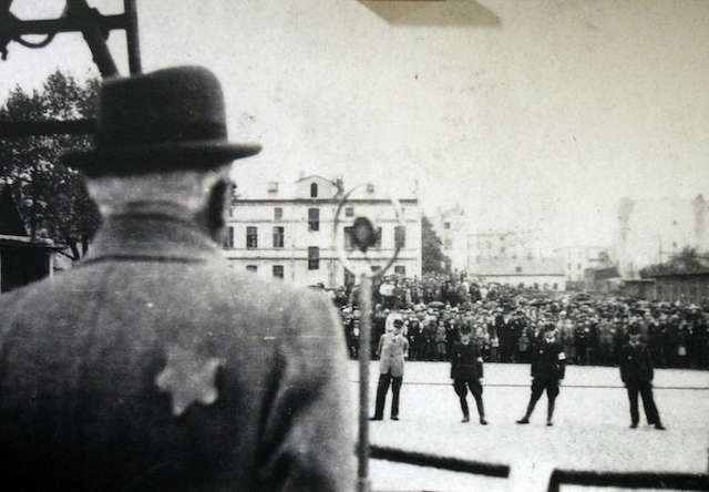 Wystawę „Twarze getta – zdjęcia żydowskich fotografów z getta Litzmannstadt, 1940-1944” można oglądać w Filharmonii Łódzkiej.