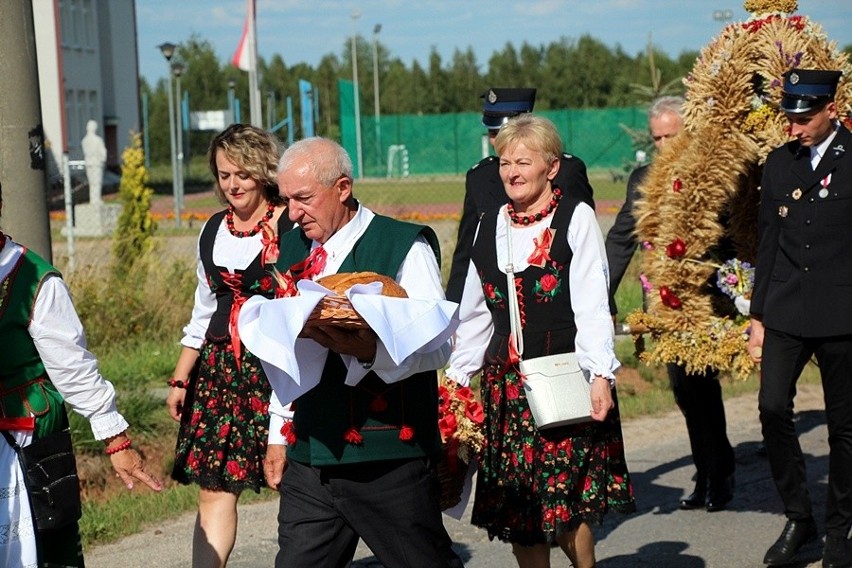 Dożynki 2019 w Łącznej. Na gminnym święcie plonów mieszkańcy hołdowali tradycji i dobrze się bawili [ZDJĘCIA]