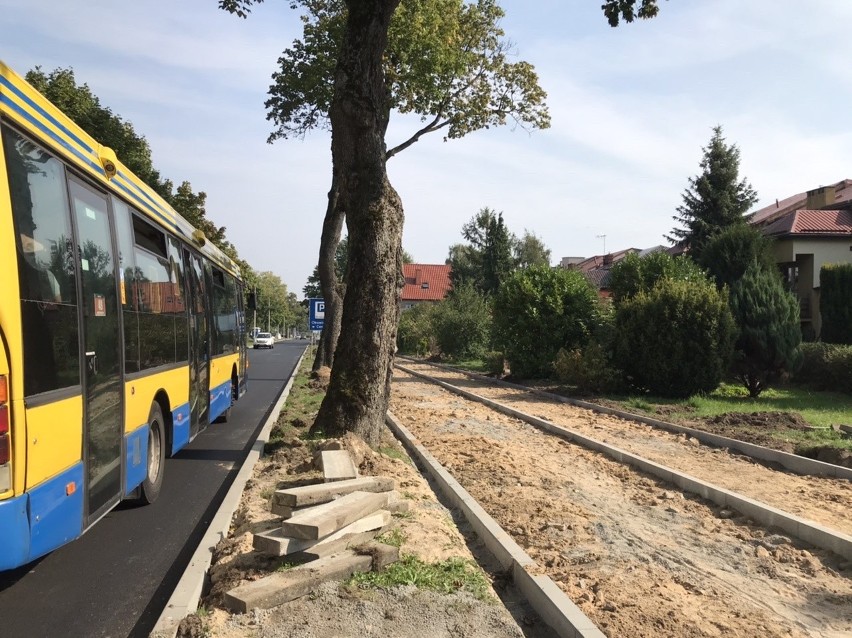 Mieszkanka niezadowolona z przebiegu prac na alei 3 Maja. Chodnik powinien być szerszy?