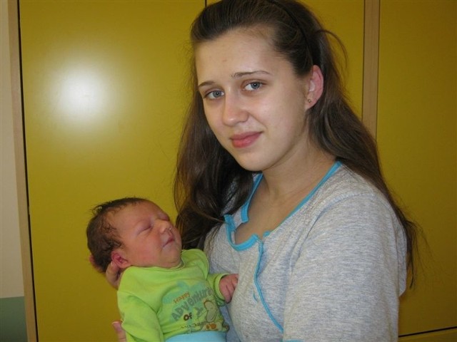 Igor Chorążewicz urodził się w sobotę, 17 marca. Ważył 3650 g i mierzył 59 cm. To pierwsze dziecko Wiolety i Adriana z Surowego