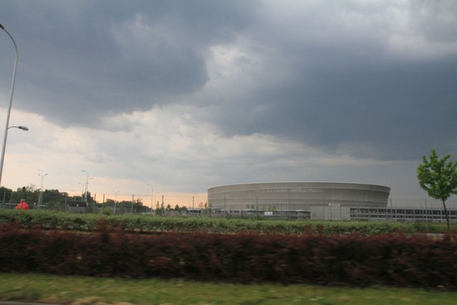 Burzowe chmury nad Wrocławiem, zdjęcie ilustracyjne