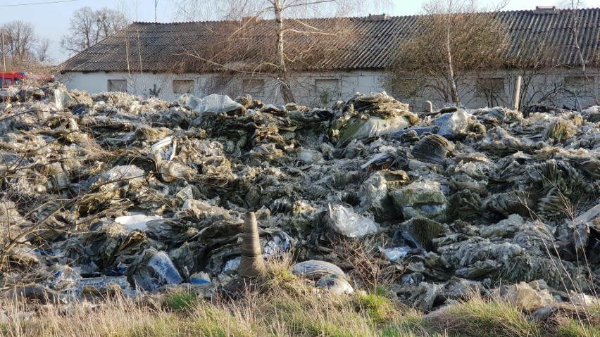 Nielegalne składowisko odpadów w Otmicach koło Strzelec Opolskich