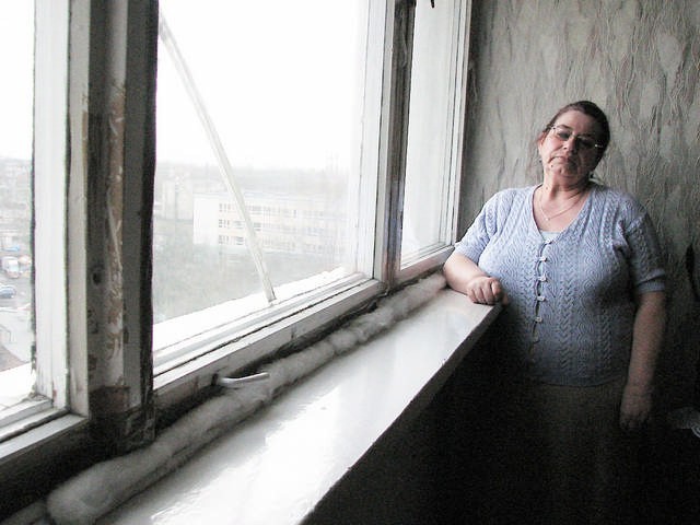 Krystyna Zając i jej stare okna