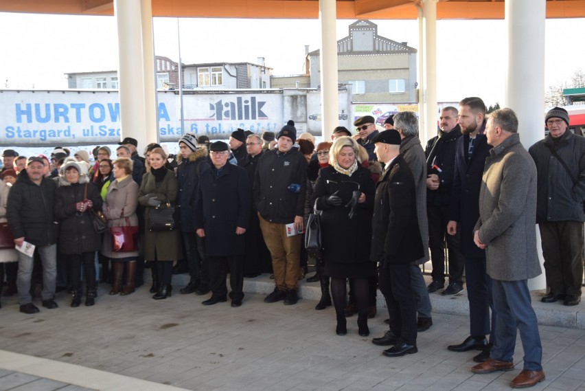 Odsłonięcie płyty pamiątkowej w hołdzie dla Sławomira Pajora w Zintegrowanym Centrum Przesiadkowym [ZDJĘCIA]