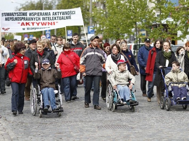 Marsz Godności Osób Niepełnosprawnych przeszedł ulicami Białegostoku