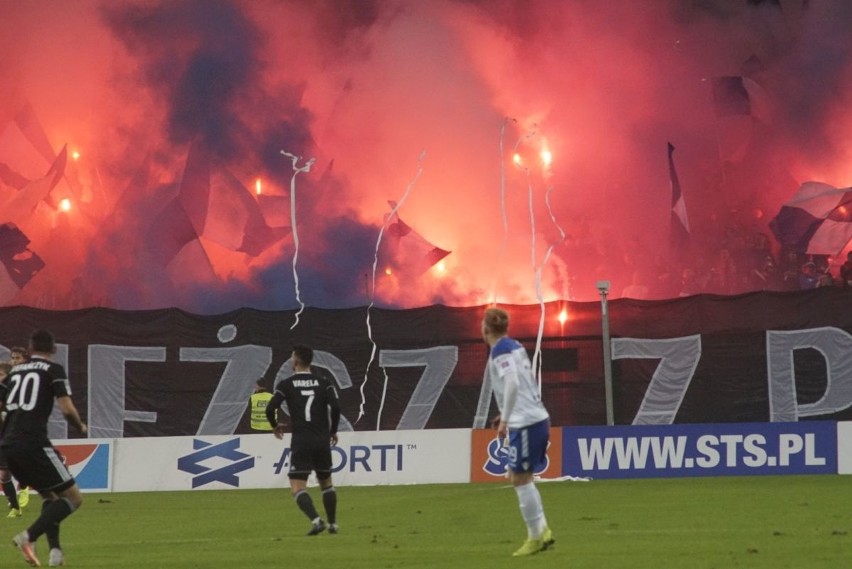 Podczas meczu Lech Poznań - Wisła Płock (2:1) atmosfera na...