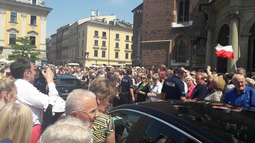 Pogrzeb Zbigniewa Wodeckiego. Artystę pożegnały tłumy krakowian [ZDJĘCIA, WIDEO]